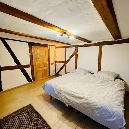 Eine Etage Im Historischen Gaestehaus Bei Magdeburg