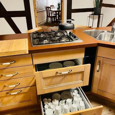 Apartment Eine Etage Im Historischen Gaestehaus Bei Magdeburg *